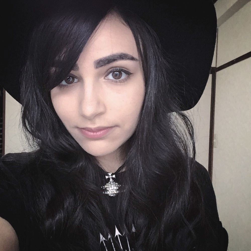 Meet your Posher, Lena